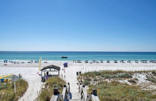 Crystal Beach Apartment | Condo with Gulf View & pool, beach access & bunks