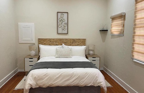 Bulawayo Apartment | Contemporary 2 bed in Suburbs - 2081