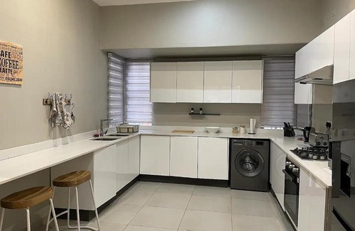 Bulawayo Apartment | Contemporary 2 bed in Suburbs - 2081