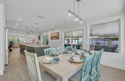 Holmes Beach House | Coral Beach by Duncan Real Estate
