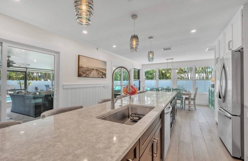 Holmes Beach House | Coral Beach by Duncan Real Estate