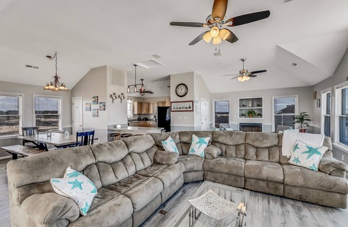 Corolla House | Corolla 4x4 house: Ocean views, Pool, Remodeled Master Bathroom, Wild Horses