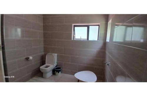 Zimbabwe House | Cosmo Guest House : Twin Room with Private Bathroom