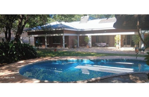 Chiredzi House | Cosmo Guest House : Twin Room with Garden View