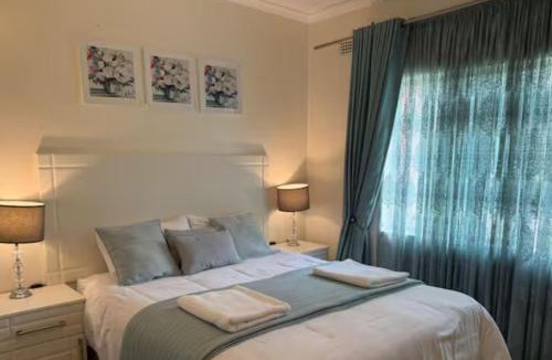 Harare House | Cottage - Sleeps 4 - Pool - Near Airport