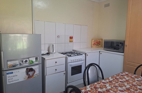 Harare House | Cottage Sleeps 4 with Pool