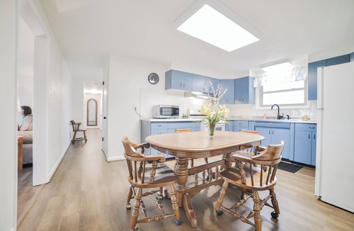 Jackson House | Country Setting & Views - Garage Parking - Fast Wifi