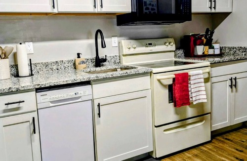 College Town Condo | Cozy 1/1 Walking distance to Doak Campbell Stadium and campus