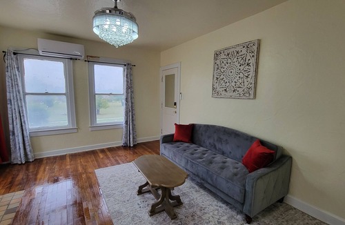 Jefferson Apartment | Cozy 1-bedroom apartment 5 minutes to Downtown San Antonio, Riverwalk, Pearl