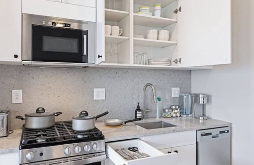 Virginia Highland Condo | Cozy 1-bedroom condo, fitness room in brilliant Atlanta-Ponce City Market Area
