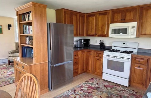 Brandon Cottage | Cozy 1-bedroom cottage on beautiful organic farm in Vermont