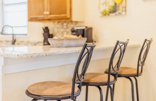 Bulverde Cottage | Cozy 2 bedroom getaway in Bulverde on gated 5 acres near to downtown Bulverde