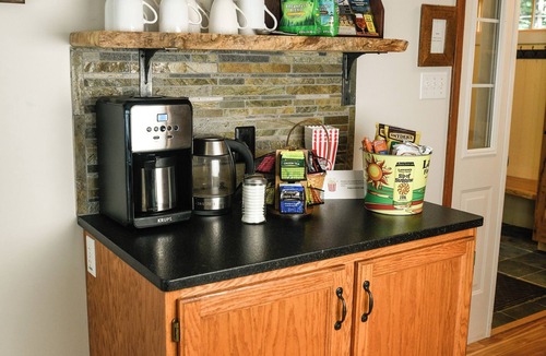 Warren House | Cozy 3BR Mountain home near Sugarbush, beside the original Lawson's Brewery