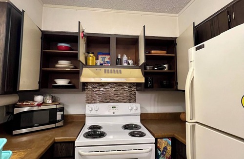 Northwest Los Angeles Heights Condo | Cozy Boho Condo 2 Beds 1 Bathroom 15 min from Downtown, Riverwalk, Pearl