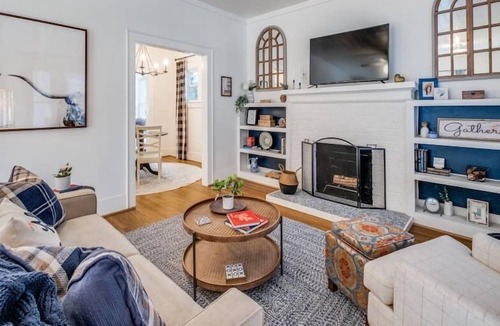 Alta Vista House | Cozy & Charming SA Getaway- close to Downtown!