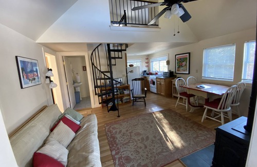 Granville Cottage | Cozy Cottage, Private Lake with Picnic Area & Firepit