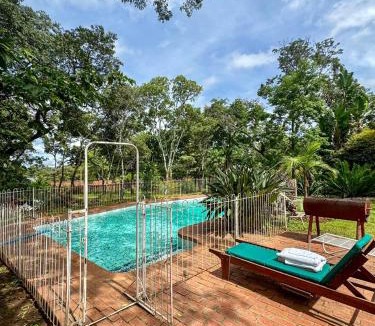 Harare East Apartment | Cozy Ensuite by the Pool near Sam Levys