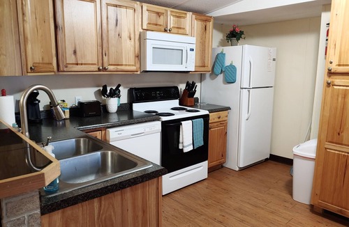 Salem House | Cozy Hideaway, Country Living Rentals Tanyard, LLC