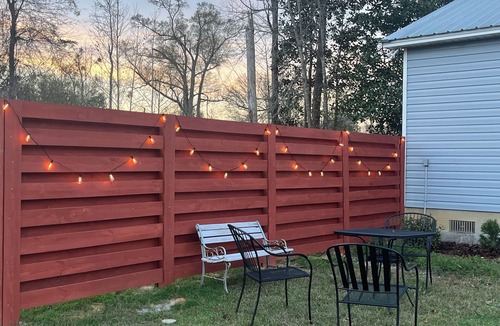 Blountstown Cottage | Cozy Modern 2-bedroom cottage-family friendly with large yard
