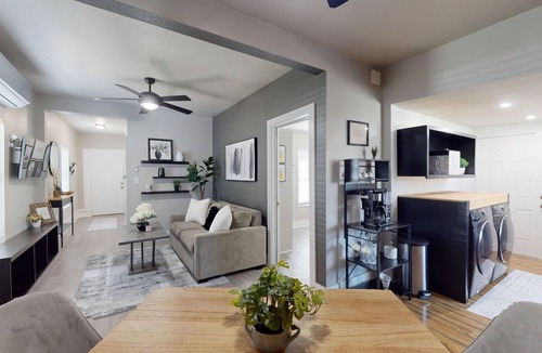 Olmos Park House | Cozy, modern home to get away!