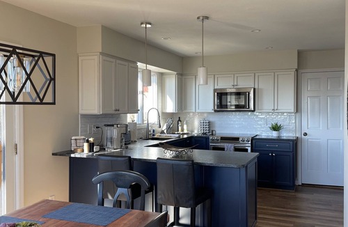 Royal Pines House | Cozy Mtn Home, Near Biltmore; 5 Star Views. Fab Provisions/Decor