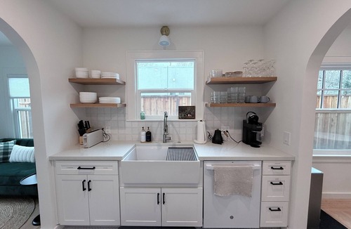 Ukiah House | Cozy renovated 2-bedroom house in downtown Ukiah