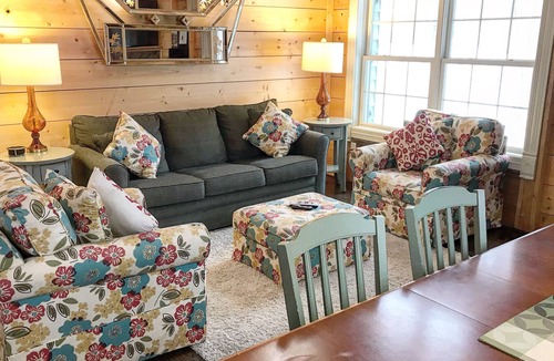 Fennville Cottage | Cozy, unique cottage, #2, just minutes from Saugatuck
