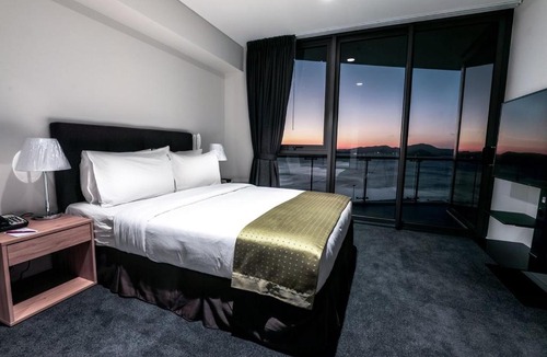 Port Moresby Apartment | Crowne Plaza Residences