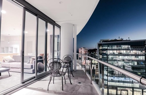 Port Moresby Apartment | Crowne Plaza Residences