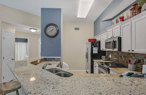 Avalon Beach Estates Condo | Crystal View 103 Ground Floor, 3/3 Beach Service