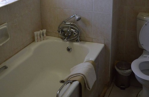 Chinhoyi Hotel | Cut Hotel