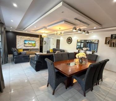 Harare House | Davisons Guest House