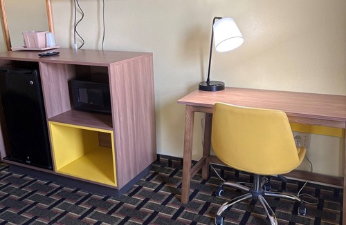 Park City Hotel | Days Inn by Wyndham Park City Kansas