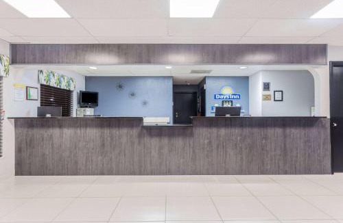 Sarasota Hotel | Days Inn by Wyndham Sarasota I-75