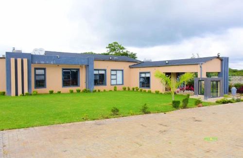 Bulawayo Bed & Breakfast | De Lux Villa