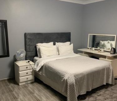 Chinhoyi House | Denzels Guesthouse