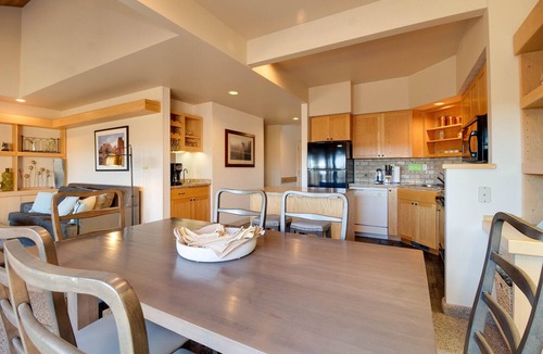 Redmond Condo | Deschutes River Views + Hot Tub | Eagle Crest