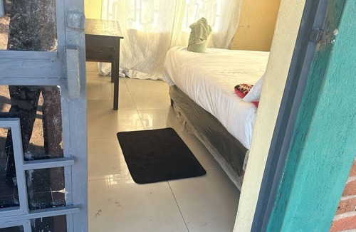 Mfuwe Cabin | Dewclaw Baobob Safari Lodge