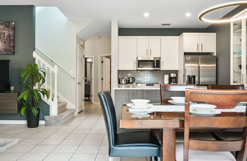 Sunset Lakes House | Disney Dream Villa w/Pool 5 Miles to the Parks!