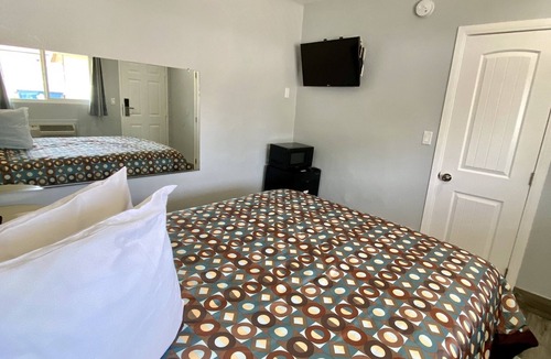 Compton Hotel | Dixie Motel