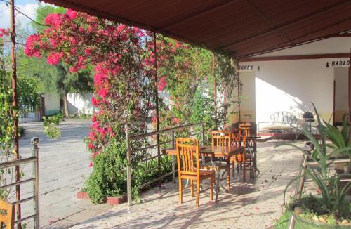 Maun House | Dolar Lodges & Tours