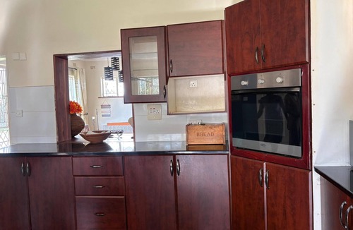 Harare House | Double Bedroom In Mt. Pleasant Heights - 2378