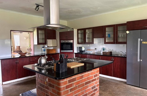 Harare House | Double Bedroom In Mt. Pleasant Heights - 2378