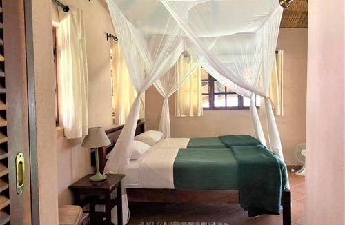 Bulawayo Apartment | Double Lodge in Natural African Bush - 2112
