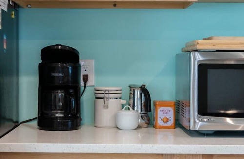 Gillespie Park House | DT home 10 min. drive from beach