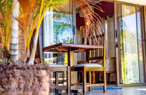 Victoria Falls Hotel | Dzimbahwe Guest Lodge