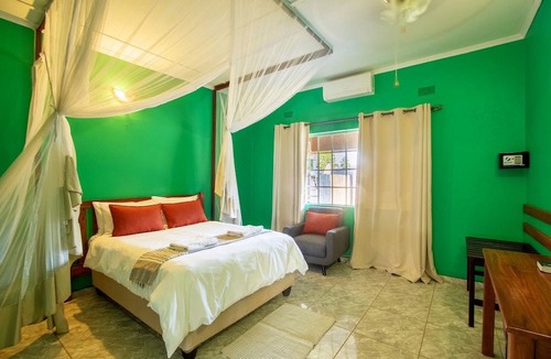 Victoria Falls Hotel | Dzimbahwe Guest Lodge