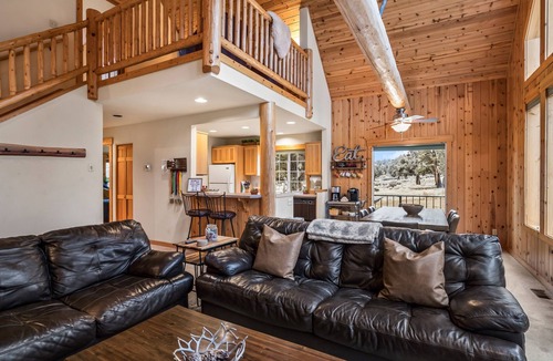 Redmond House | Eagle Crest Retreat on Golf course, Private w/View