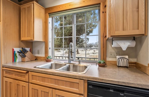 Redmond House | Eagle Crest Retreat on Golf course, Private w/View