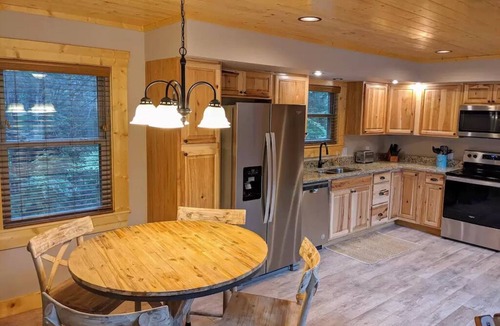 Maggie Valley House | Easy access! Mountain Views,Watch the Elk, Fire Pit,Close to Skiing,Tubing, Golf